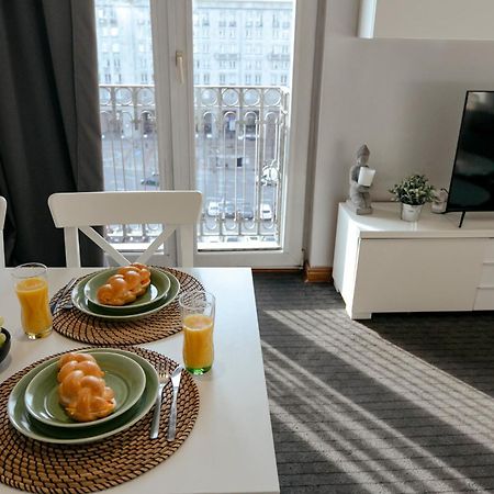 Plac Konstytucji 6 Orange - Apartament Dla 4 Osob - Bezplatny Parking - Free Parking - Piekny Widok Na Panorame Warszawy Warsaw Luaran gambar