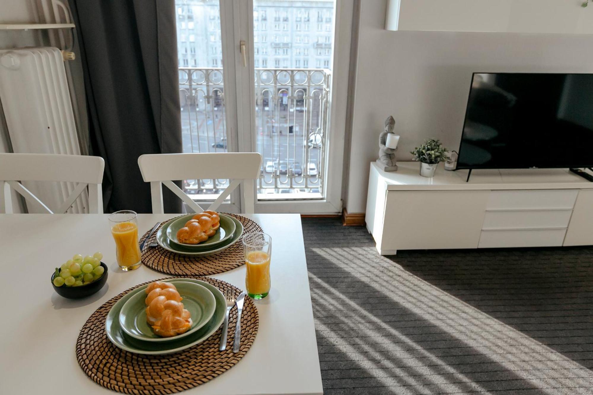 Plac Konstytucji 6 Orange - Apartament Dla 4 Osob - Bezplatny Parking - Free Parking - Piekny Widok Na Panorame Warszawy Warsaw Luaran gambar