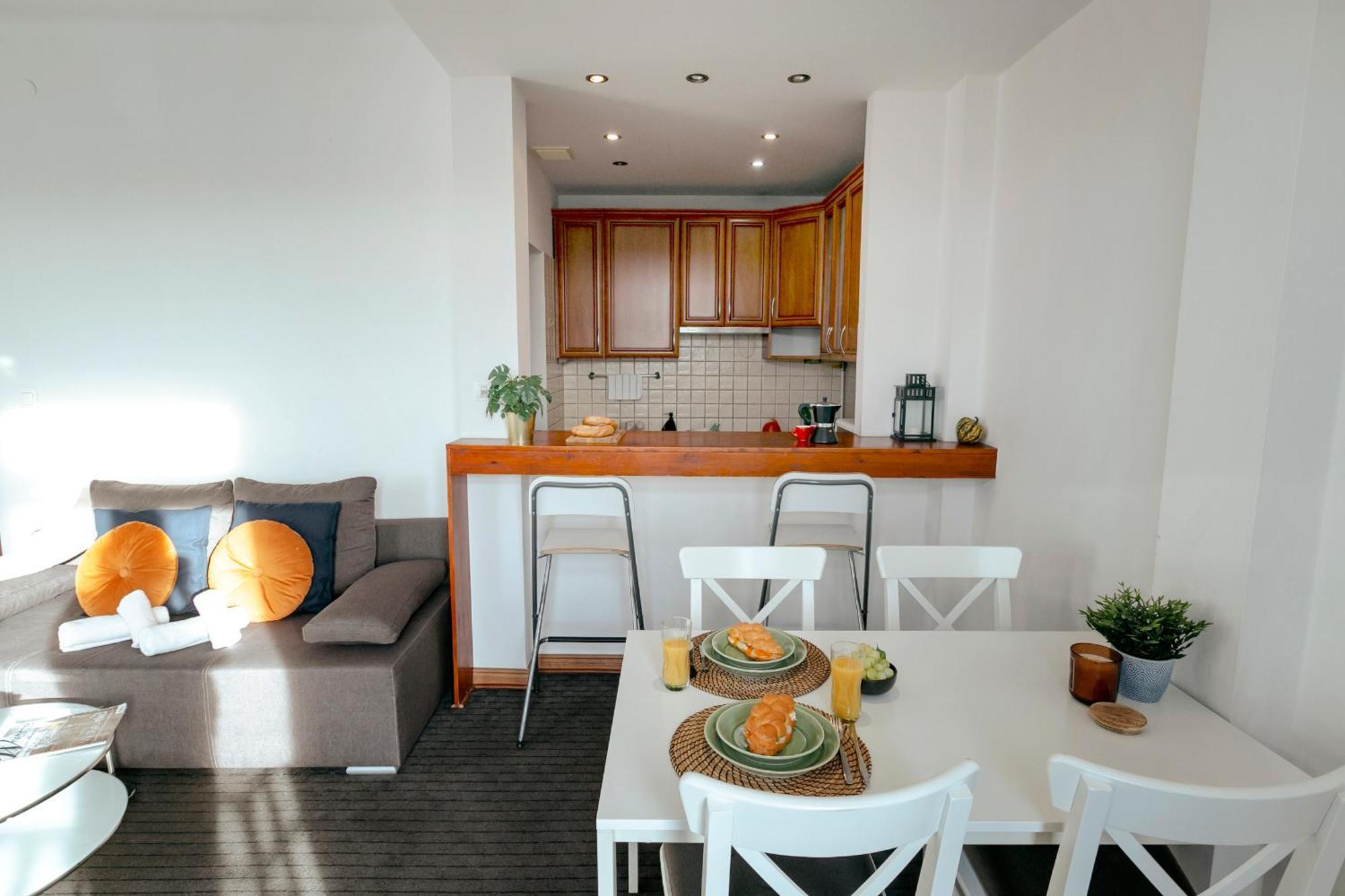 Plac Konstytucji 6 Orange - Apartament Dla 4 Osob - Bezplatny Parking - Free Parking - Piekny Widok Na Panorame Warszawy Warsaw Luaran gambar